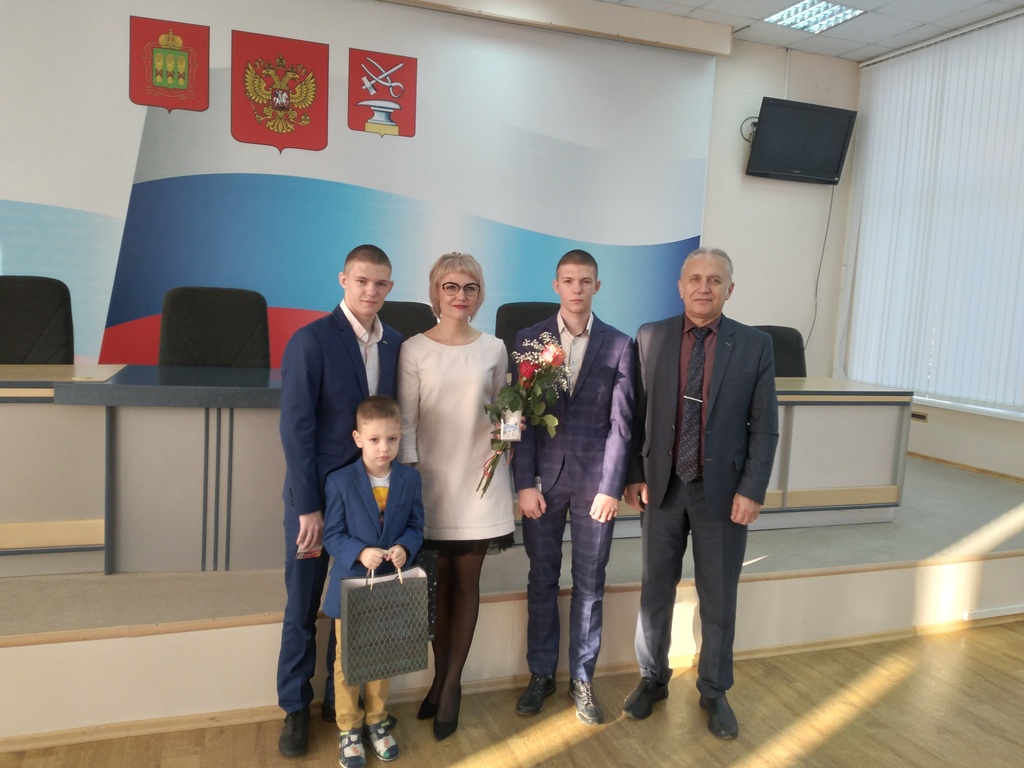 Многодетная семья Шокуровых приняла участие в онлайн встрече с губернатором