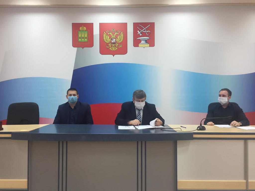 В администрации города Кузнецка прошел брифинг по вопросам мер поддержки бизнеса, пострадавшего  в период пандемии