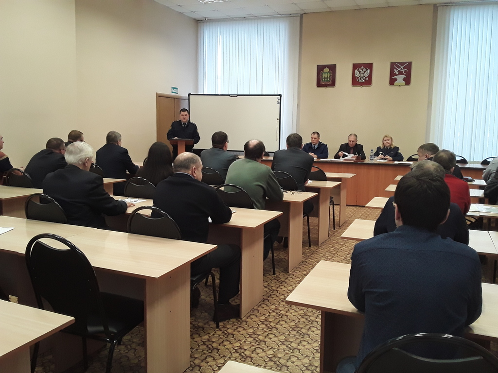 В администрации города Кузнецка обсудили вопрос трудоустройства осужденных к наказанию в виде исправительных работ