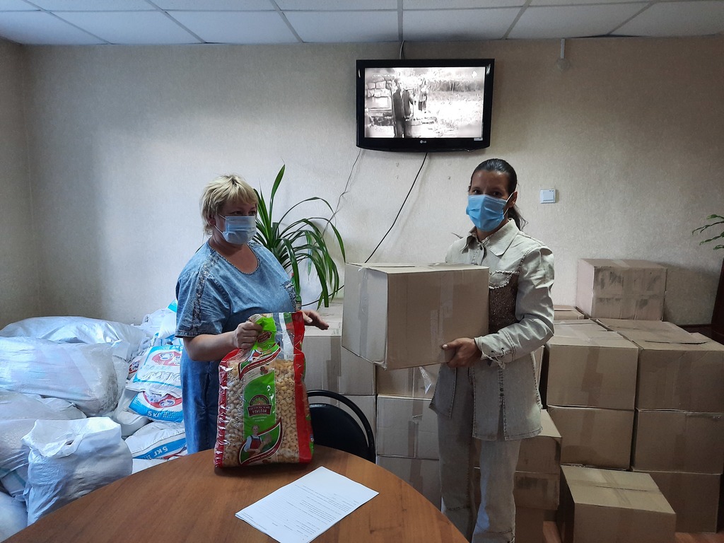 Малообеспеченным семьям Кузнецка оказана помощь в рамках акции «#ТыНеОдин»