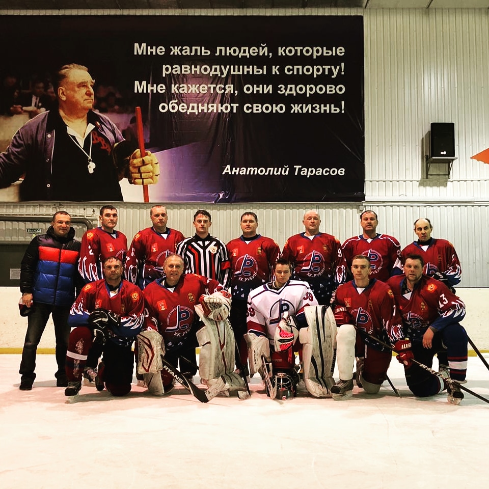 В Кузнецке проходят игры в рамках хоккейной Любительской лиги