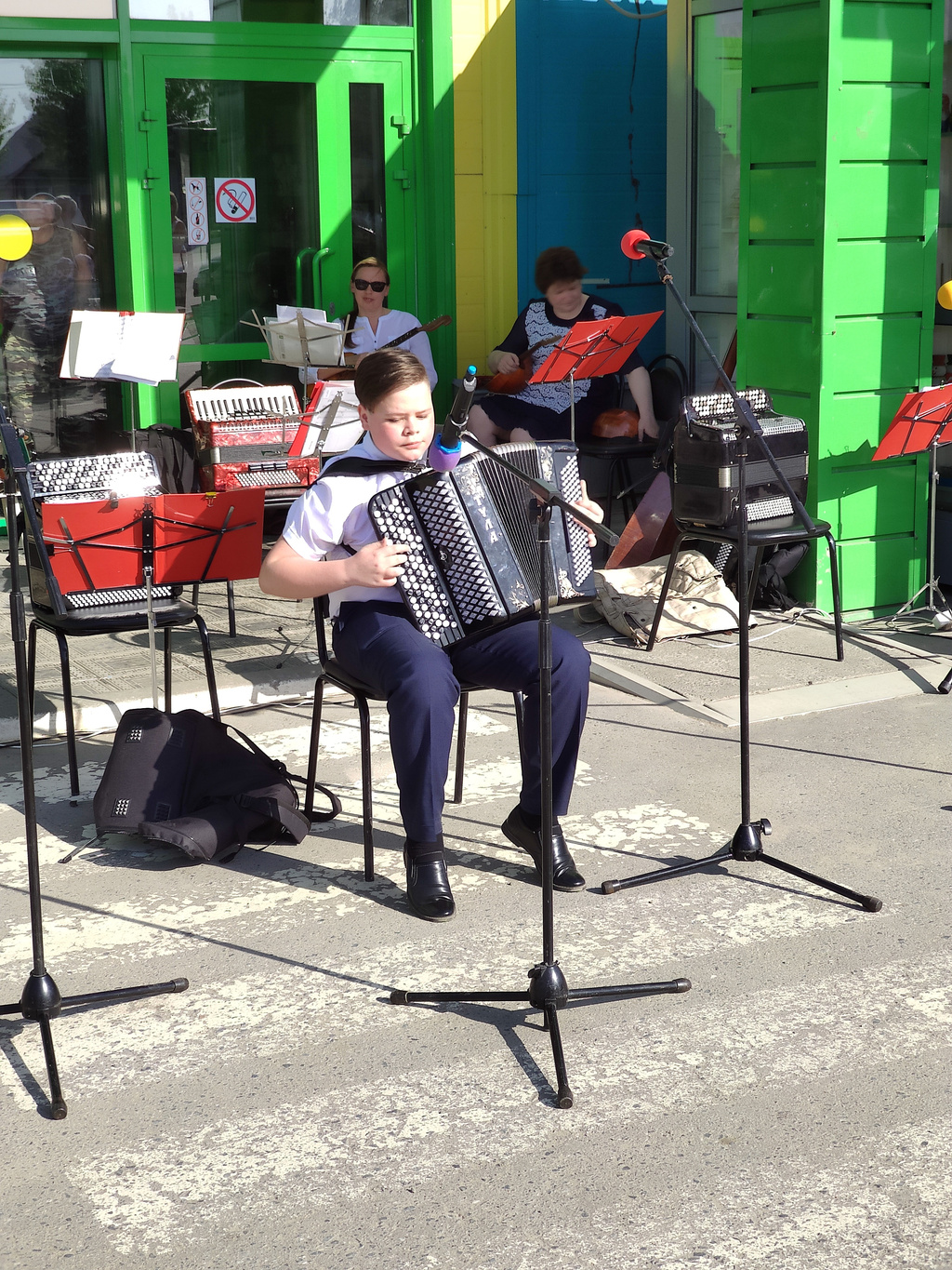 Воспитанники Детской школы искусств выступили с концертом в рамках акции "Лето в городе"