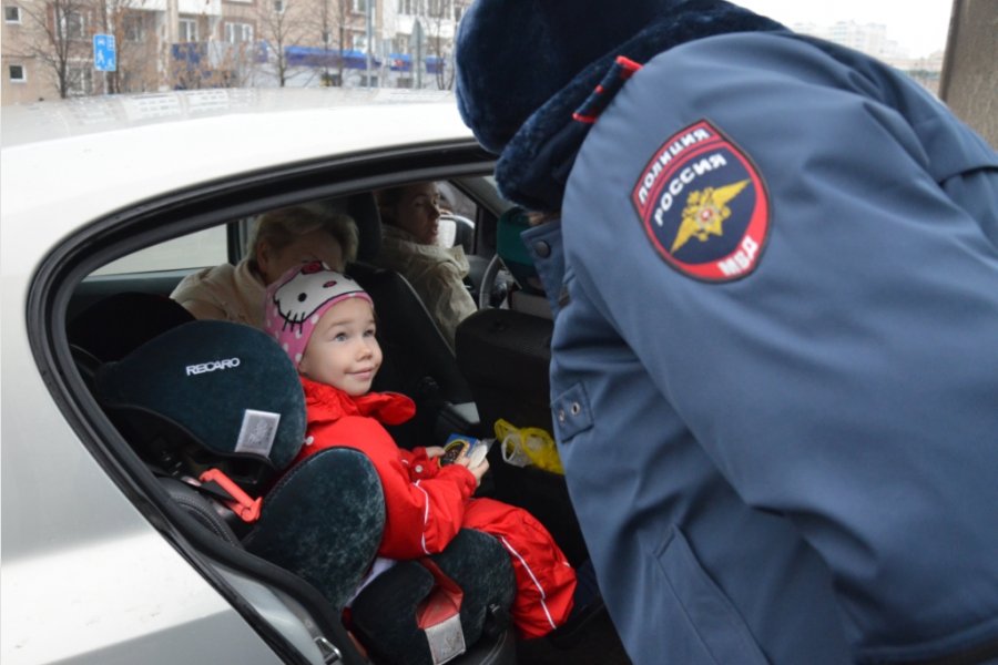 В Кузнецке проводится профилактическое мероприятие «Автокресло – детям!»