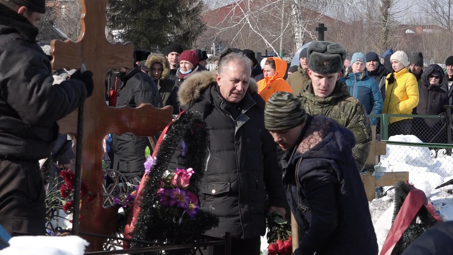 Жертвы нового года. Прощание с солдатами погибшими на Украине. В Кузнецке простились. Простились с погибшим в ходе спецоперации Тамбов.