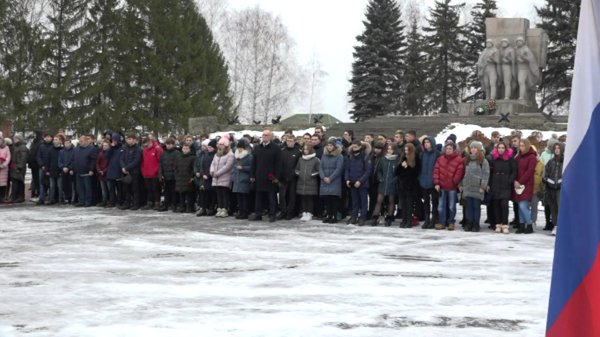 В Кузнецке в День Героев Отечества состоялся митинг и открытие выставки, посвященной памяти Виктора Николаевича Покровского