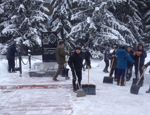 В борьбе со снегом принимают участие общественные организации Кузнецка