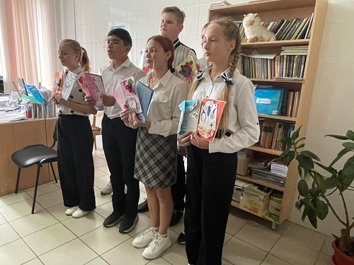 Ученики школы №6 провели акцию благодарности врачам
