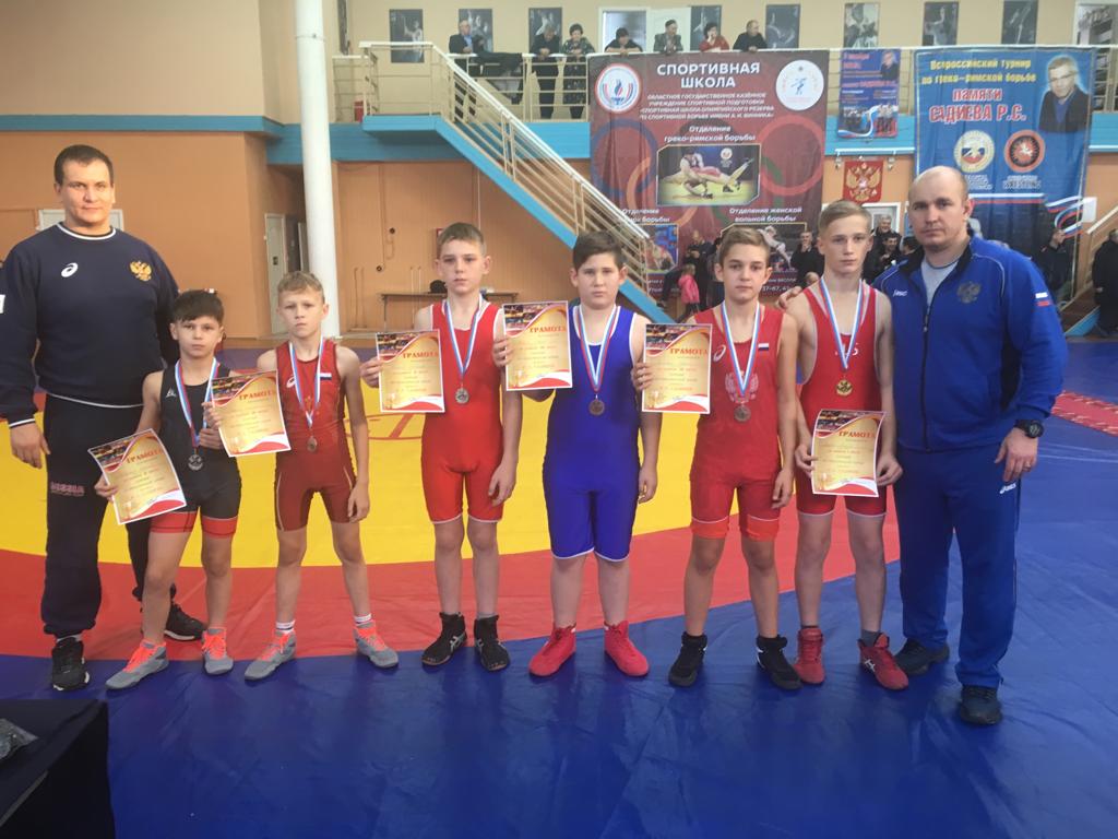 Первый успех на Всероссийском уровне юных борцов