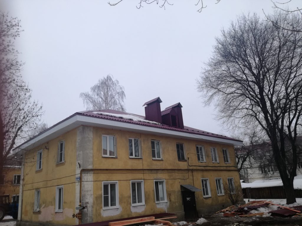 В Кузнецке состоялась приемка многоквартирного дома после капремонта крыши