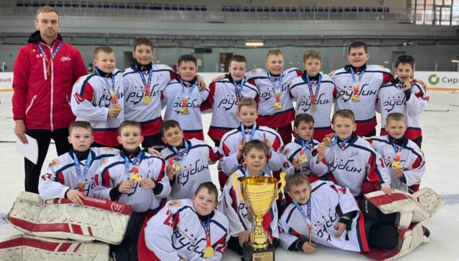 Триумф  кузнецких хоккеистов в Сочи