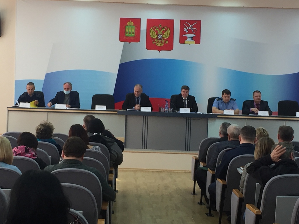 В администрации Кузнецка прошло расширенное заседание антитеррористической комиссии в преддверии майских праздников