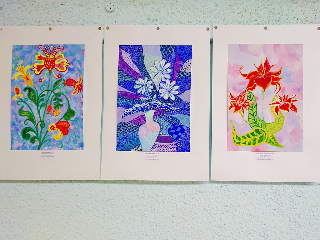 Открылась выставка работ обучающихся художественного отделения  Детской школы искусств г.Кузнецка «Волшебные цветы»