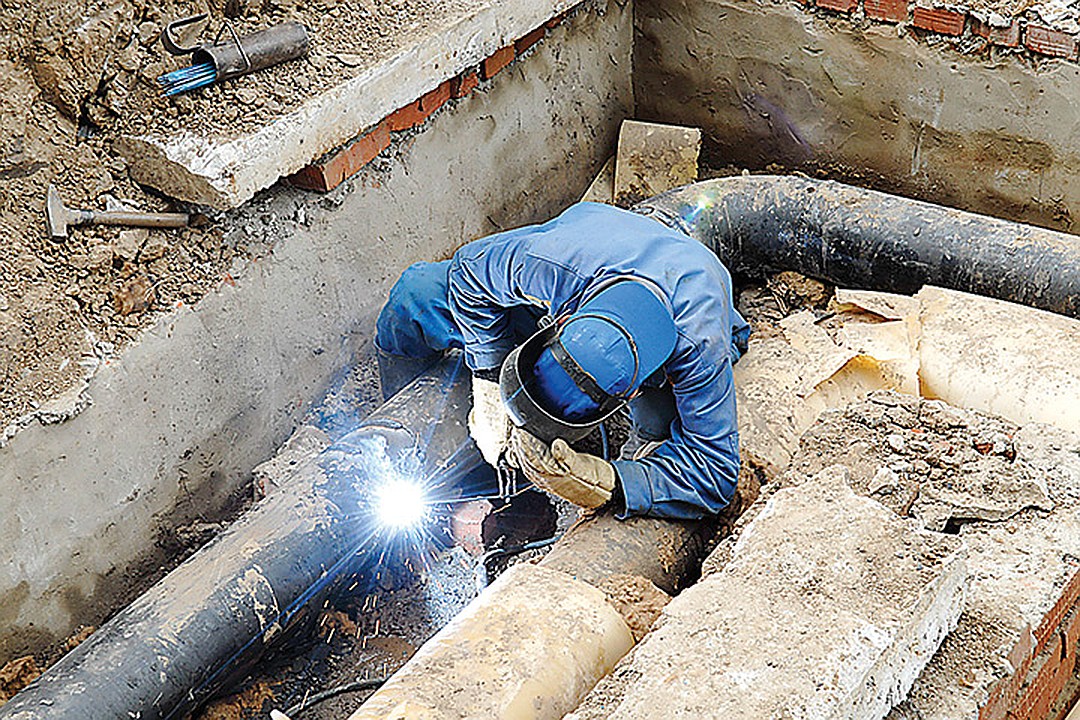 МУП "Гортеплосеть" проводит ремонтные работы на сетях теплоснабжения