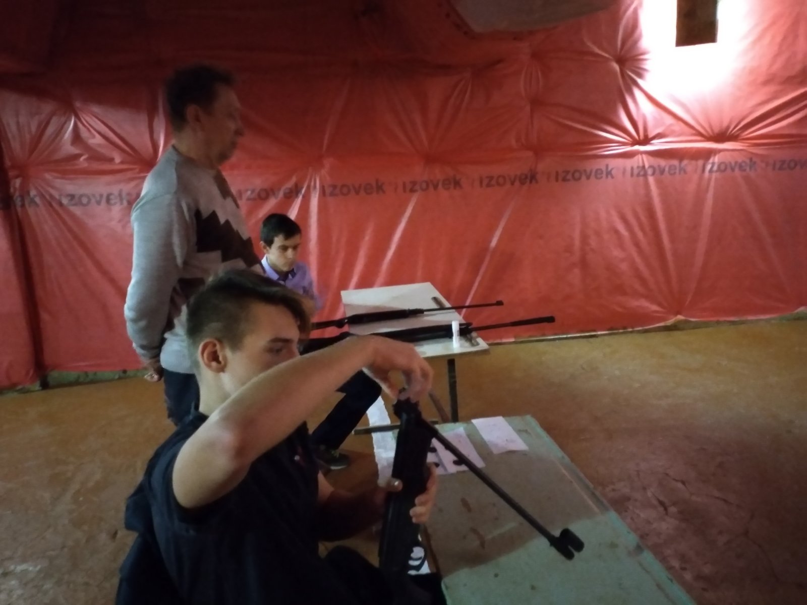 Сотрудники предприятий приняли участие в сдаче тестов ГТО  по стрельбе из пневматической винтовки