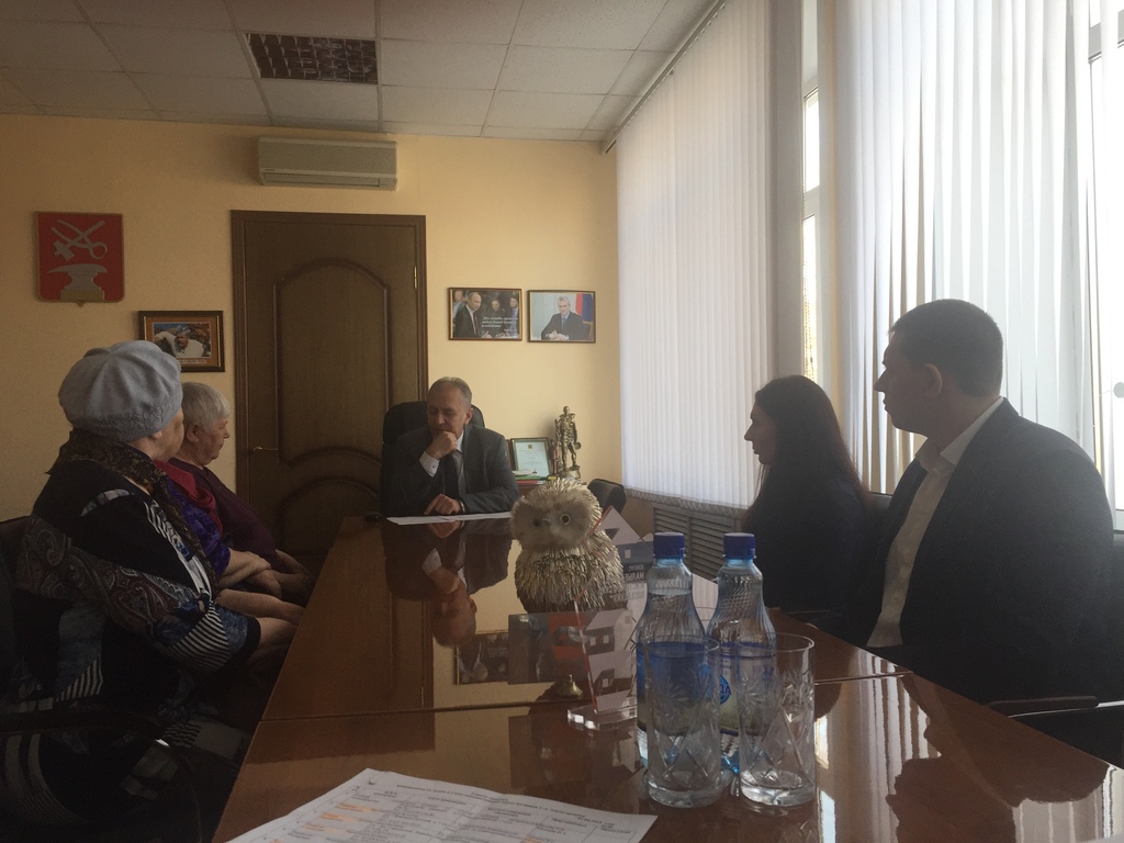 Глава администрации Сергей Златогорский провел прием граждан по личным вопросам