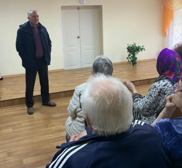 Сергей Златогорский встретился с подопечными стационарного отделения для граждан пожилого возраста и инвалидов