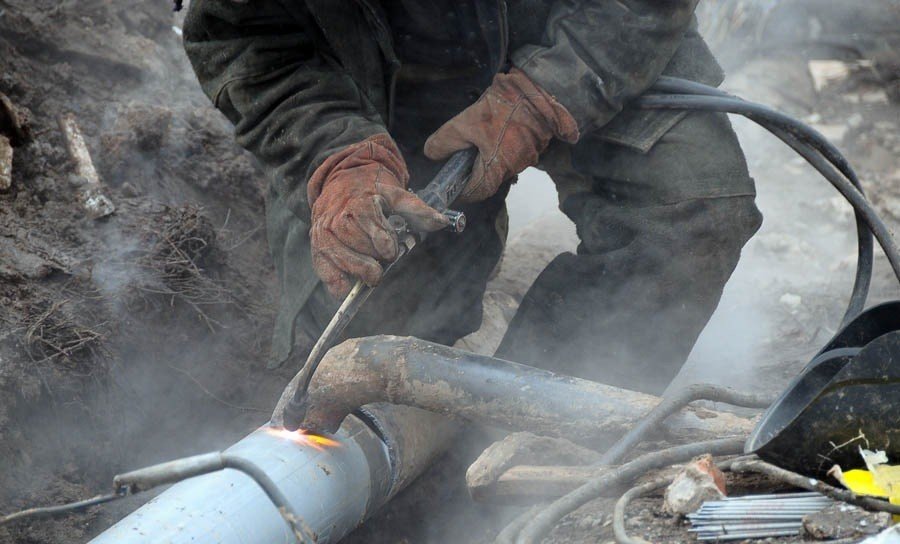 Сотрудниками  МКП «Теплосеть» продолжаются аварийно-ремонтные работы на тепловых сетях