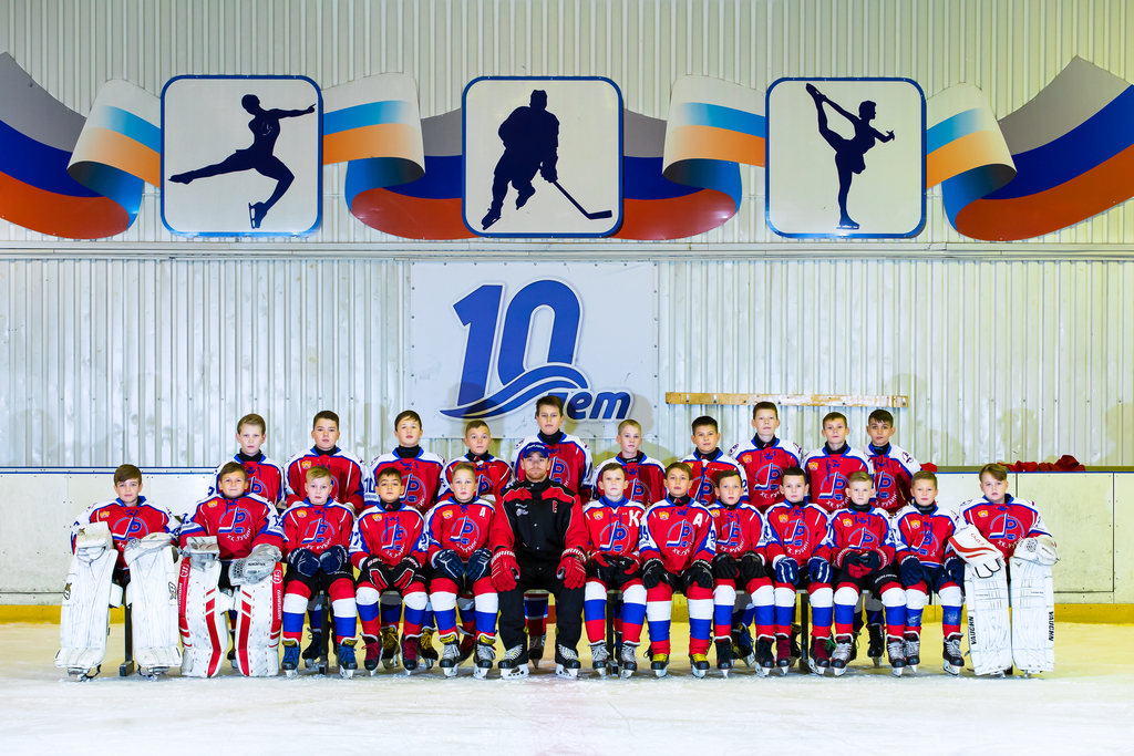 Команда "Рубин" продолжает лидировать в Первенстве России по хоккею