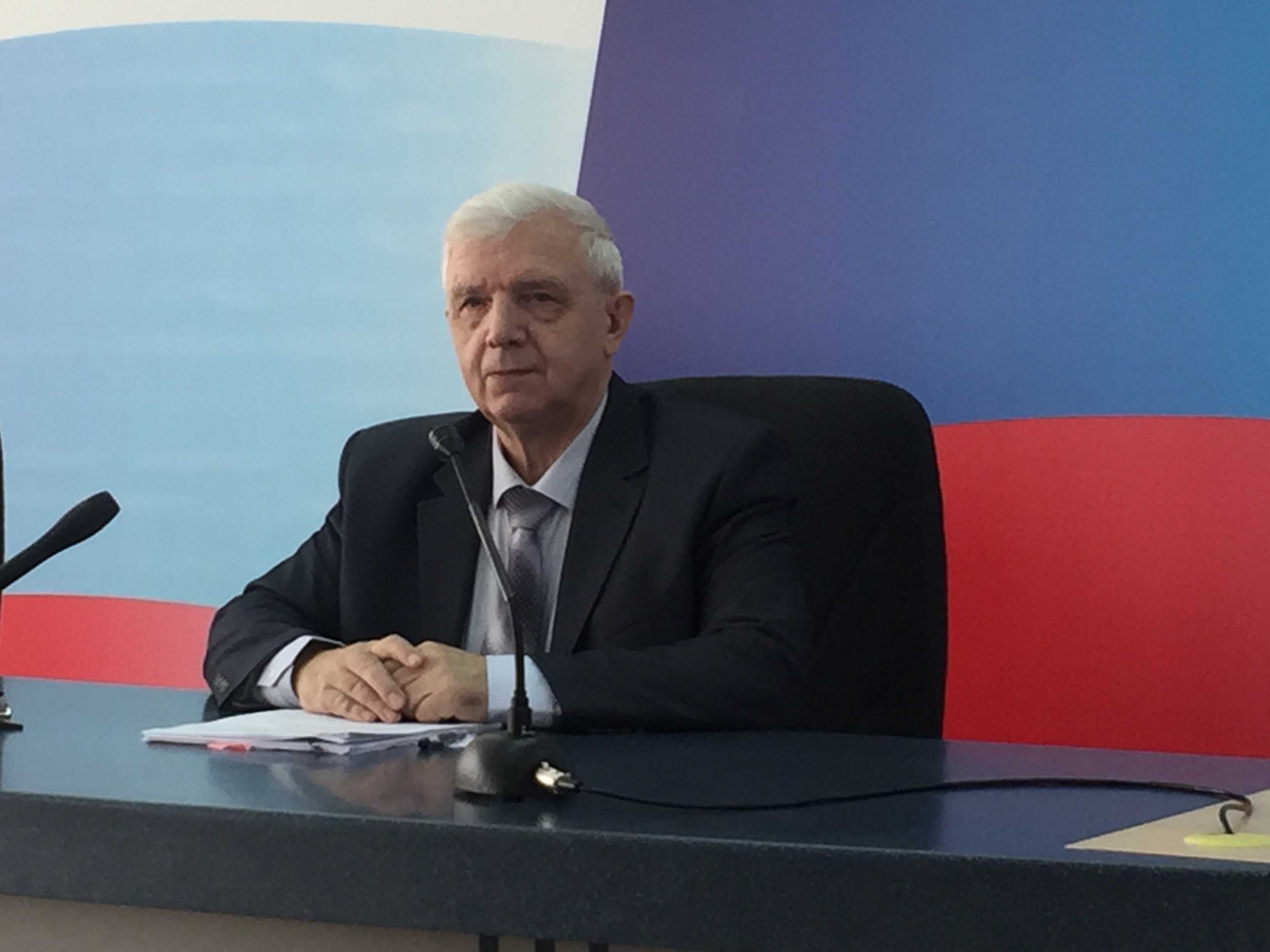 На вопросы журналистов ответил директор МКУП «Зеленый город» Анатолий Теряевский