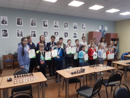 Юные кузнечане приняли участие в областных соревнованиях по шахматам «Белая ладья» 
