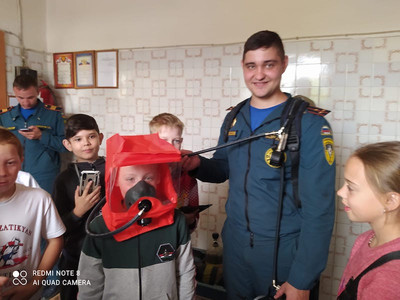  Воспитанники пришкольного  лагеря посетили с экскурсией пожарную часть