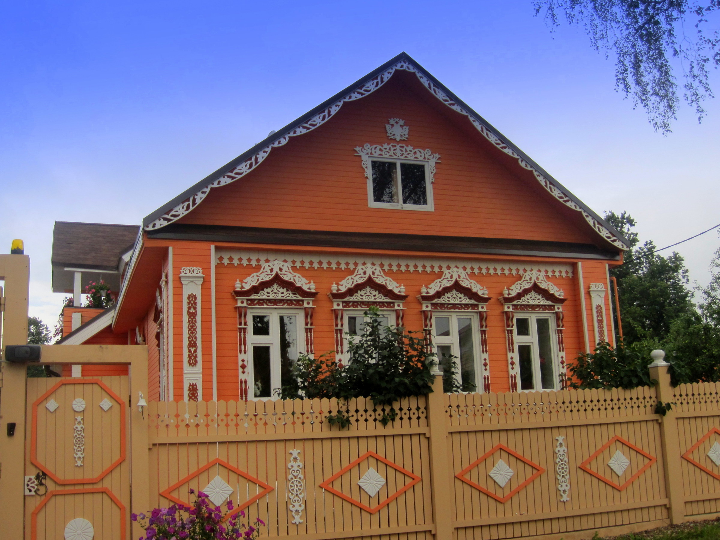 В Кузнецке  проходит конкурс на «Лучший многоквартирный дом, самое благоустроенное индивидуальное домовладение»