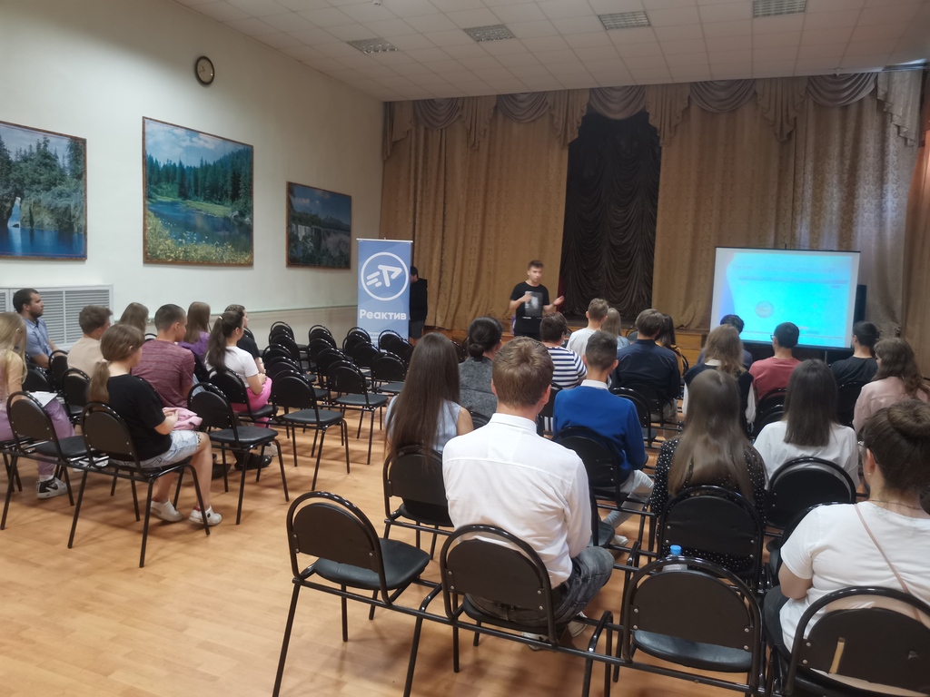 В Кузнецке прошел обучающий семинар по участию в грантах различной направленности для студентов и старших школьников