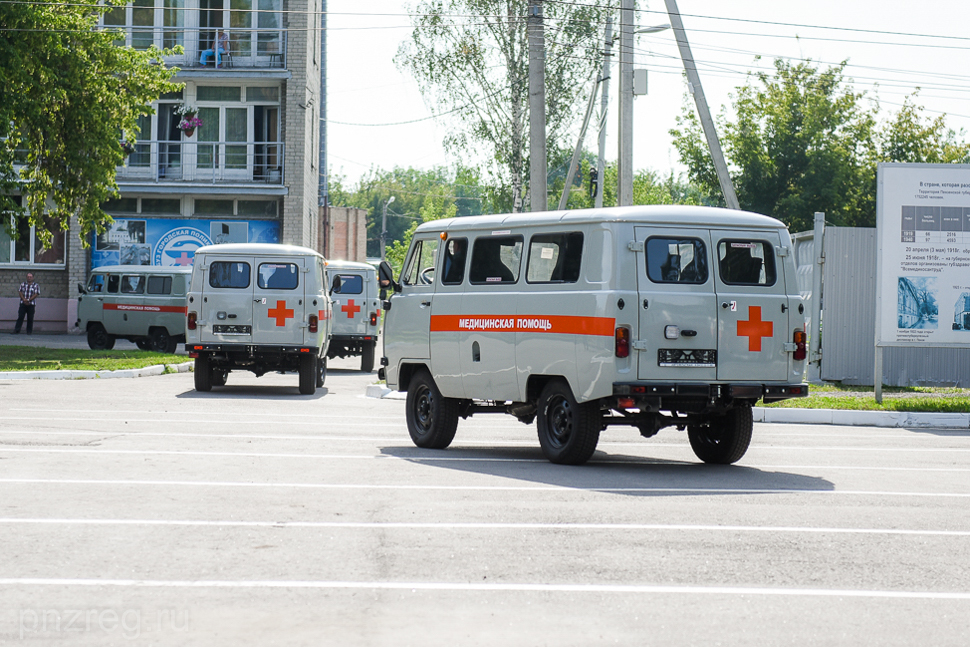 Автопарк Кузнецкой межрайонной больницы пополнил новый санитарный автомобиль