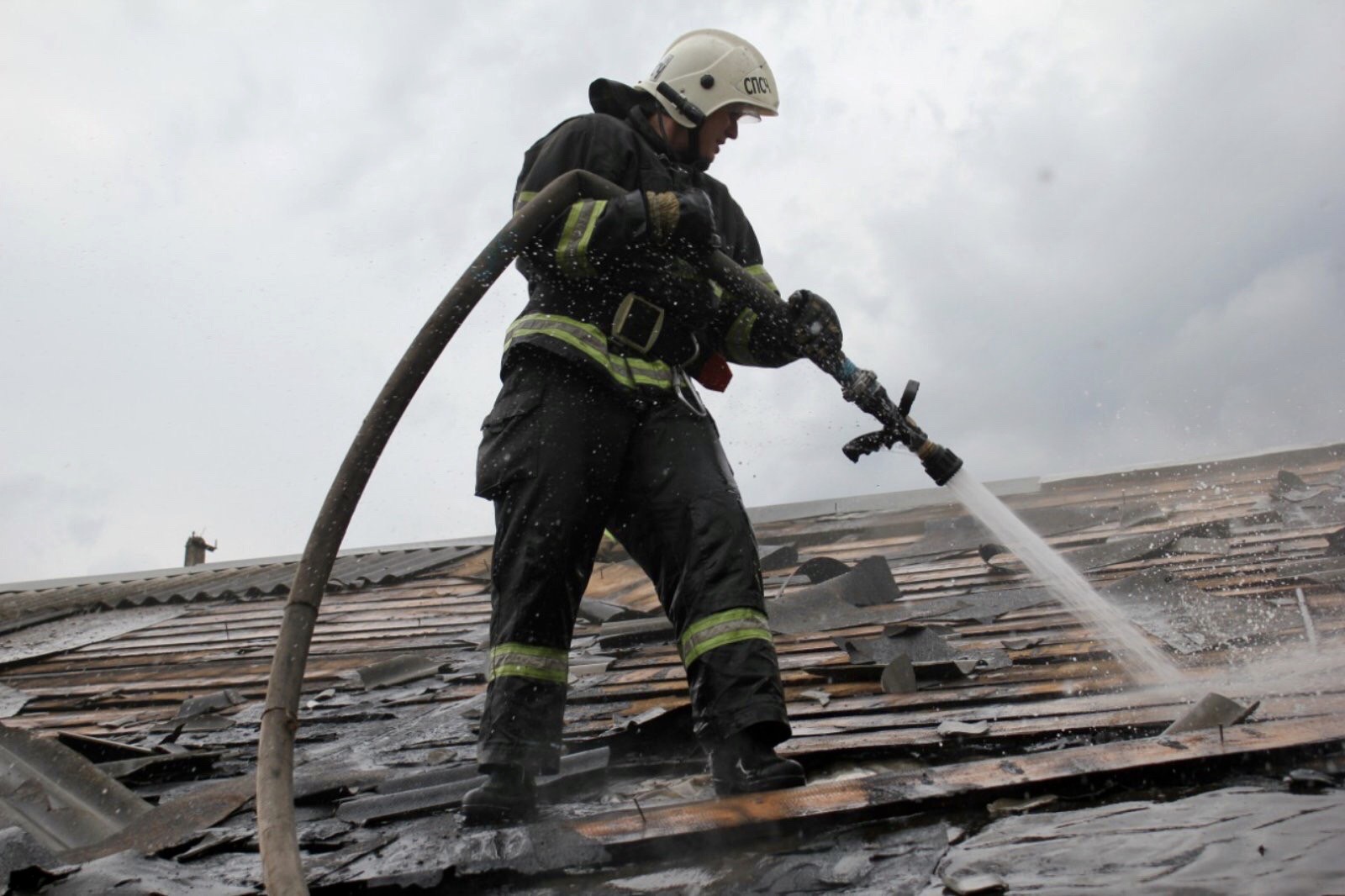 На 2021 год продлена выплата единовременной материальной помощи гражданам, пострадавшим от пожара