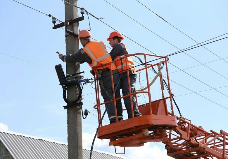 АО «Горэлектросеть» продолжает работы по строительству и содержанию электрических сетей