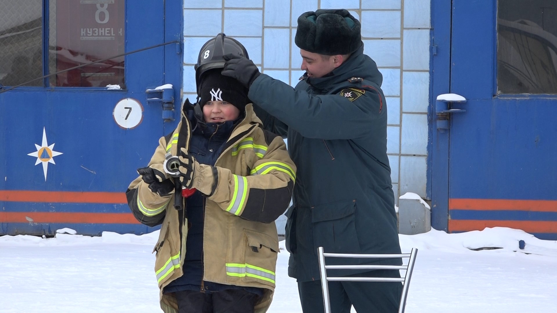Кузнецкие школьники побывали в роли пожарных