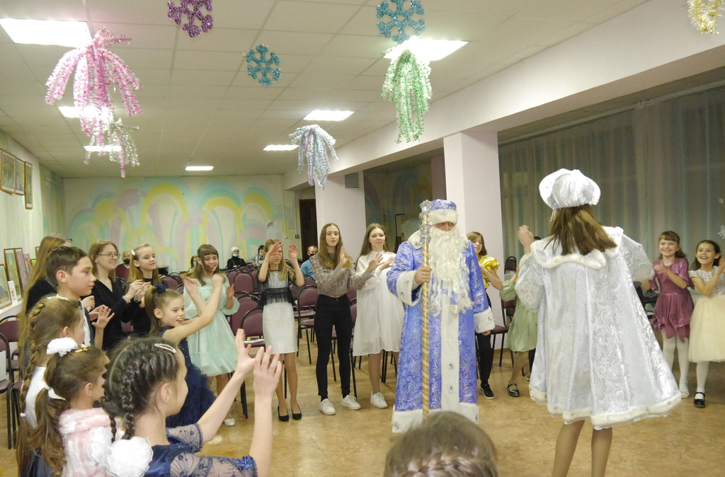 Для воспитанников Детской школы искусств провели новогодний праздник