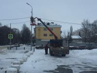 В Кузнецке устанавливают новогодние консоли