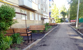 Работы по благоустройству дворовой  территории дома 98 а по улице Сызранской  близятся к завершению
