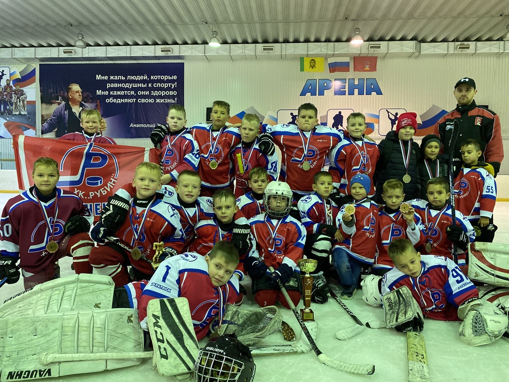 В Кузнецке прошел межрегиональный турнир по хоккею 