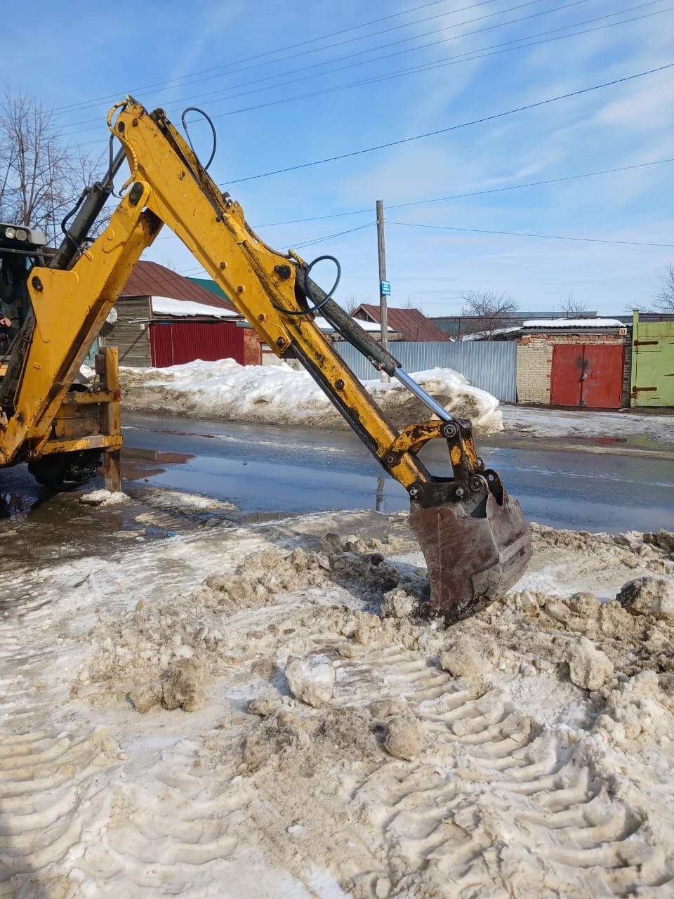 В Кузнецке продолжаются работы по благоустройству  города и содержанию дорог
