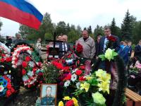 Олег Мельниченко и Леонид Слуцкий в Кузнецке возложили цветы к могилам бойцов, погибших при проведении специальной военной операции на Украине