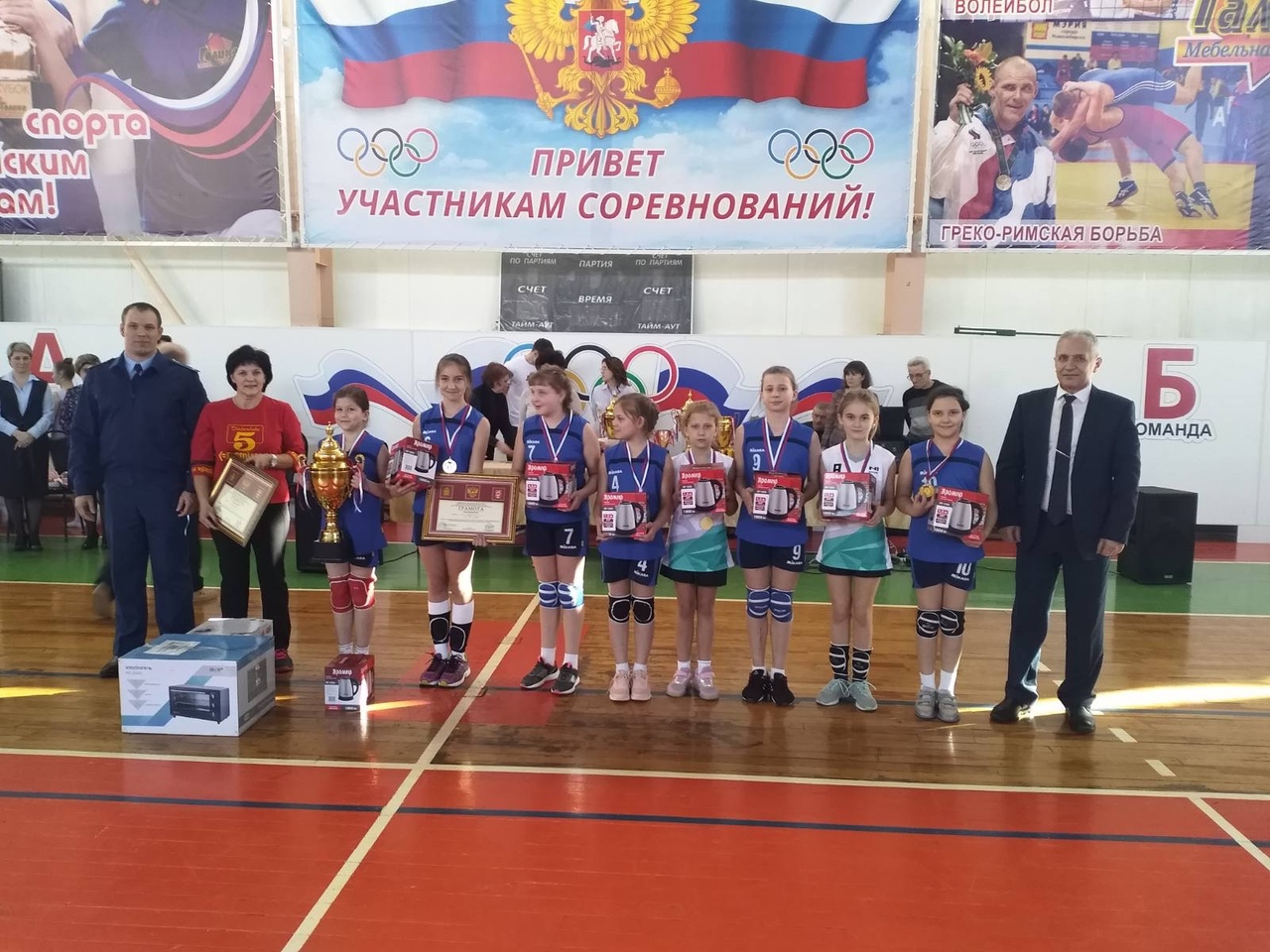 В Кузнецке проходит турнир по волейболу среди мужчин, посвященный памяти воина-интернационалиста Павла Щипанова 