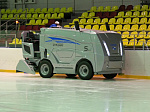 В ледовом дворце «Арена» появилась новая машина для заливки льда