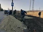 Сотрудники МКУП «Зеленый город» установили остановочные павильоны на новом маршруте по улице Орджоникидзе