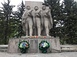 Глава администрации города Кузнецка Сергей Златогорский  возложил цветы к Вечному огню