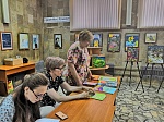 В Кузнецке прошла необычная передвижная выставка «Рисую сердцем»