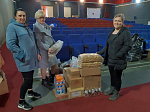 На средства, собранные от благотворительного концерта «Своих не бросаем», закуплена гуманитарная помощь для беженцев с Донбасса
