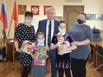 Сергей Златогорский принял участие в новогодней благотворительной акции «Ёлка желаний»