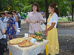 В рамках праздника "Спас" в городском парке состоялась акция "Подарите детям радость!"