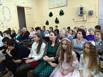 Члены молодежного клуба имени Евгения  Родионова представили программу «Приходит Рождество»