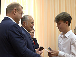 В рамках Декады землячества кузнецким школьникам торжественно вручили паспорта