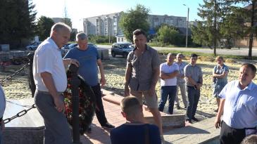 Сергей Златогорский провел выездное совещание на объекте благоустройства