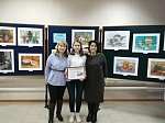 В  юношеской библиотеке  начала работать выставка юной художницы Елены Беляковой