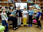 Кузнецкие библиотекари присоединились  к  международной акции «Книжка на ладошке»